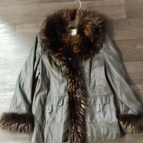 Coat - Picture 2 of 3
